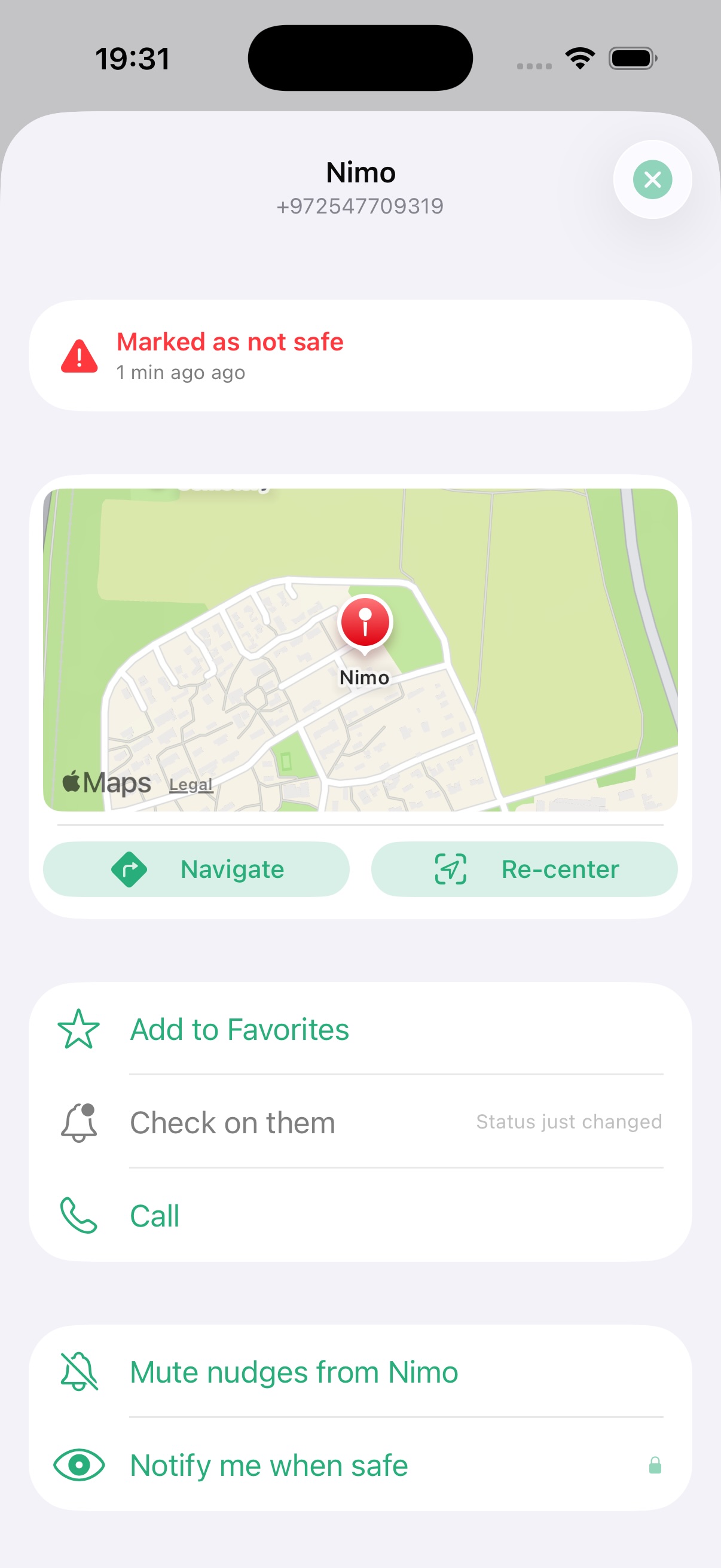Safeus contact view showing live location on a map with navigate, call, and check-on actions